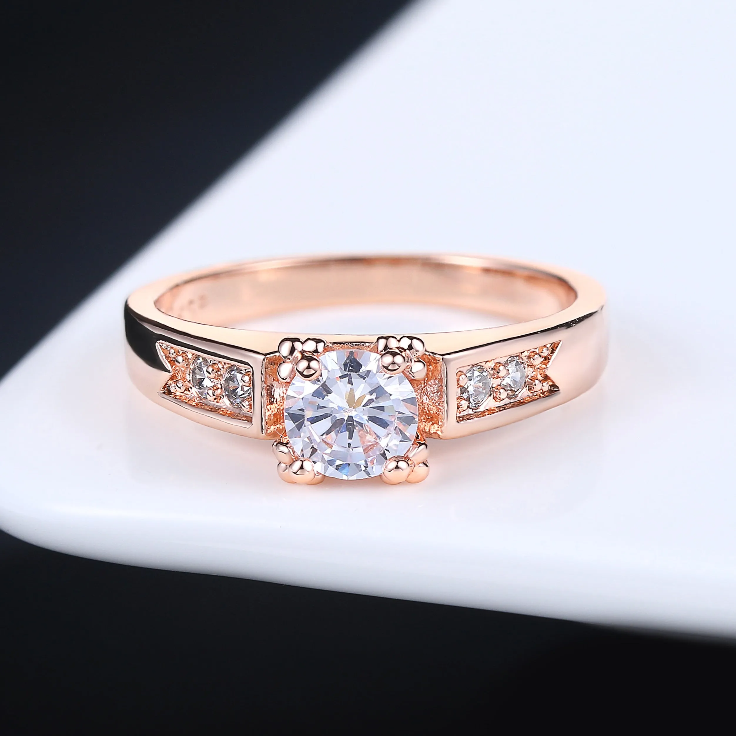 AAA  Zircon Cubic Zirconia 4 Claw Wedding Finger Ring For Women Crystal Rose Gold Color