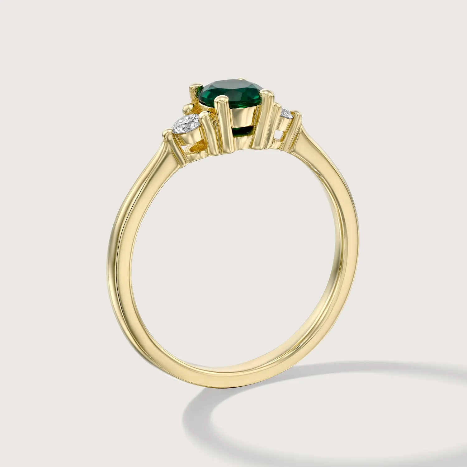 Audrey Gold Ring 4.5mm Emerald & Diamond