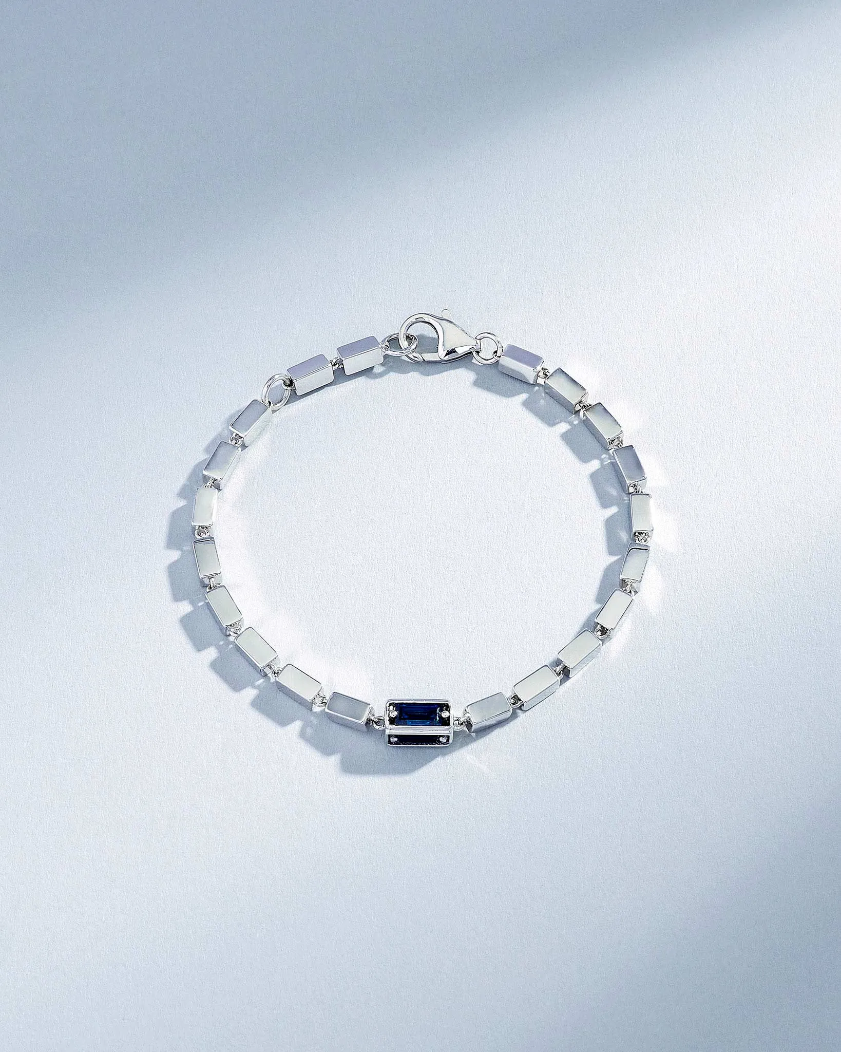 Block-Chain Single Dark Blue Sapphire Thick Bracelet