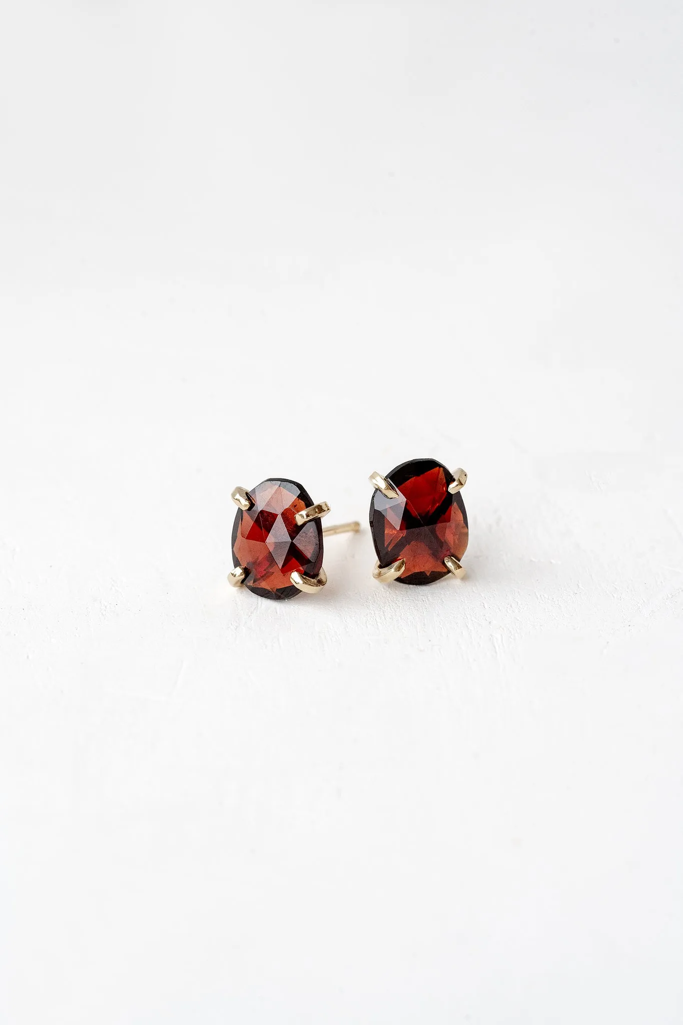 Elements Spectra Studs