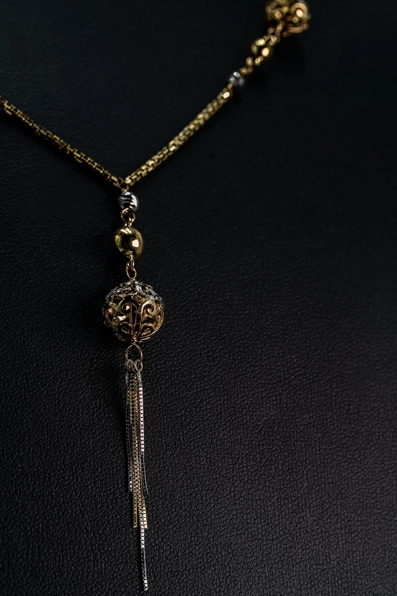 Exquisite Yellow & White Gold Necklace with Filigree & Diamond Cut Balls