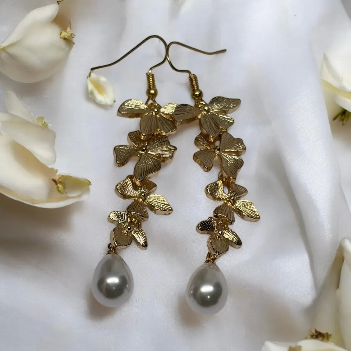 Floral - Branch wire earrings with pearl| dangle pearl earrings | elegant lightweight earrings | autumn leaf bridal statement earrings