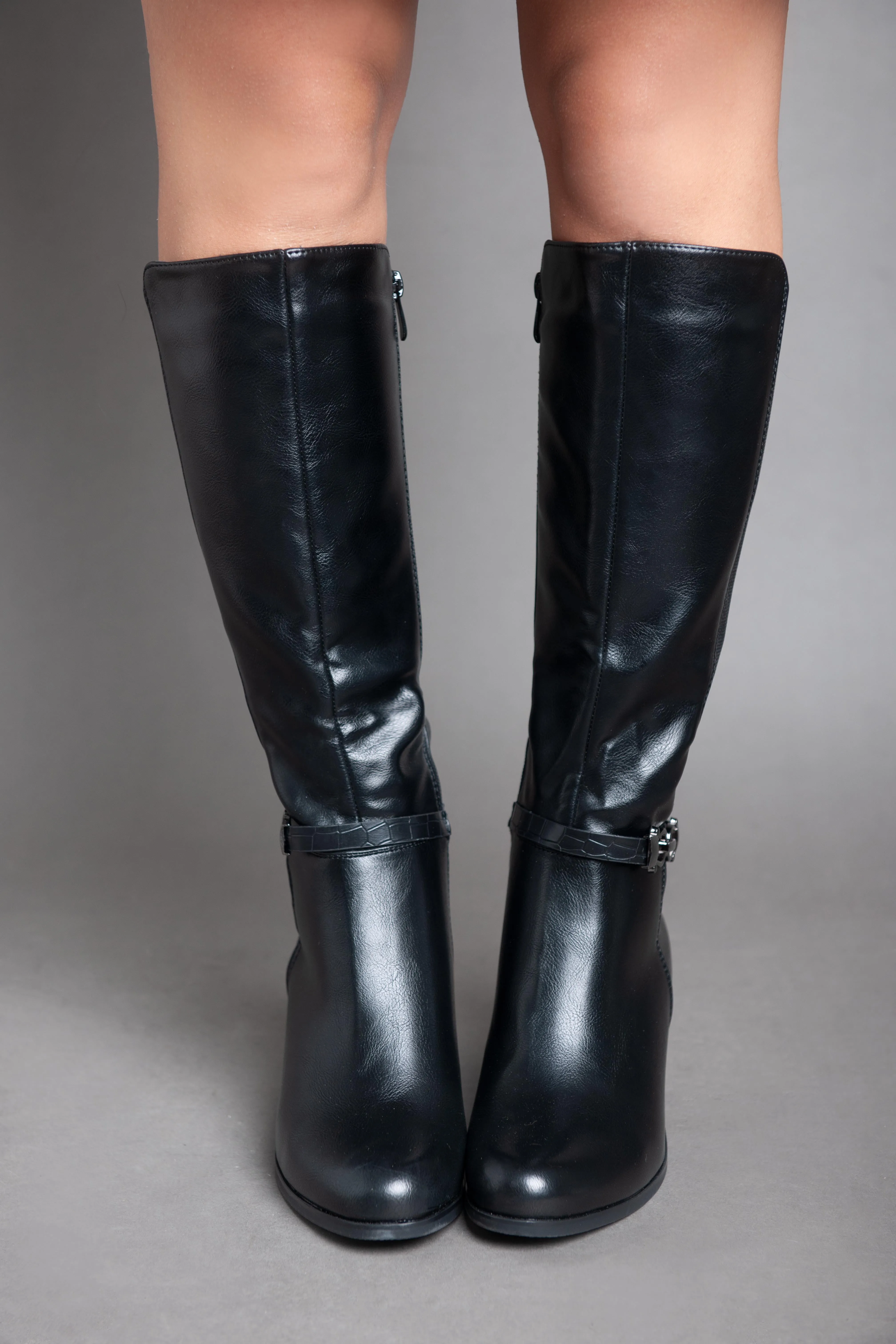 Leather Strap With Chains - Knee Boot - Black