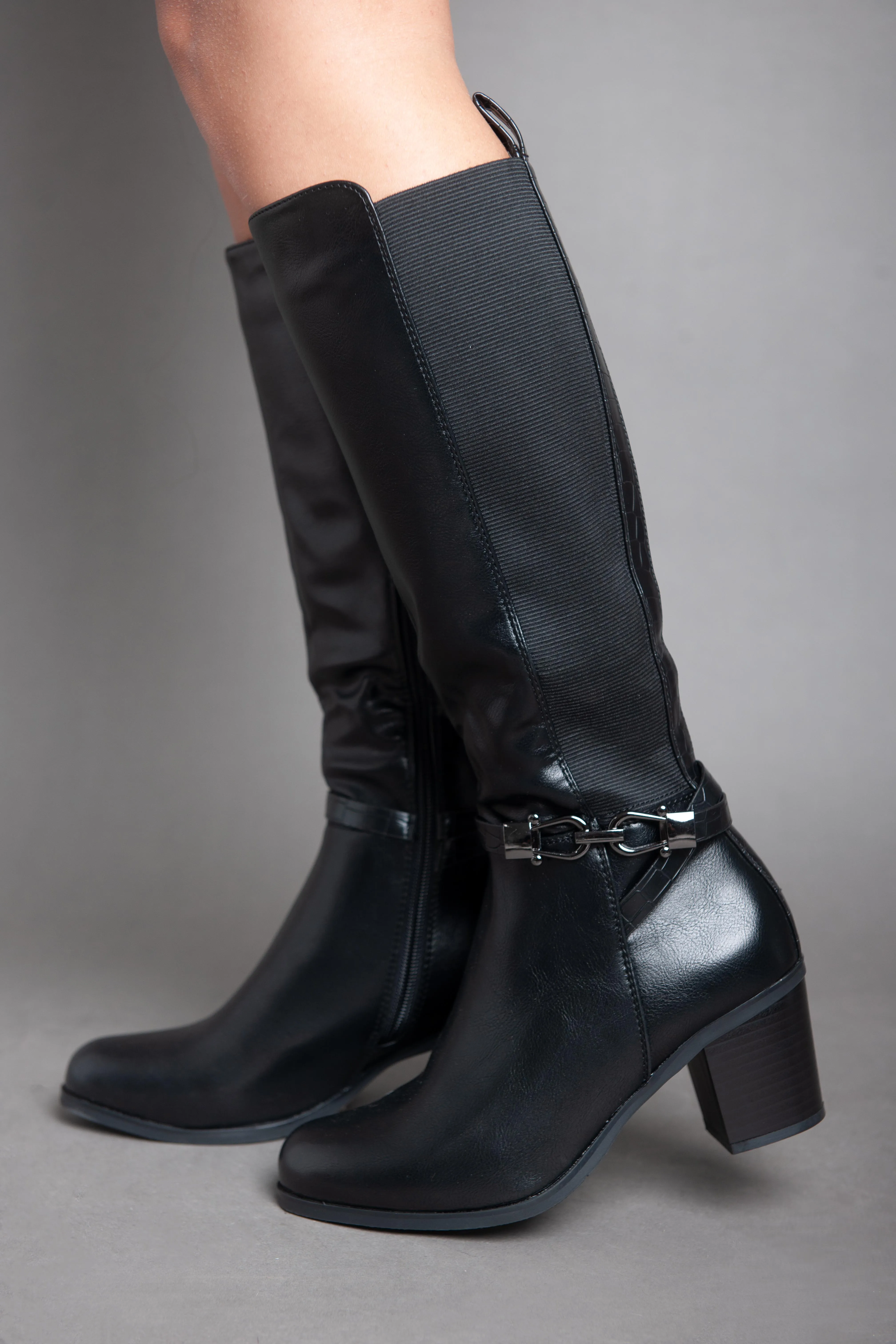 Leather Strap With Chains - Knee Boot - Black