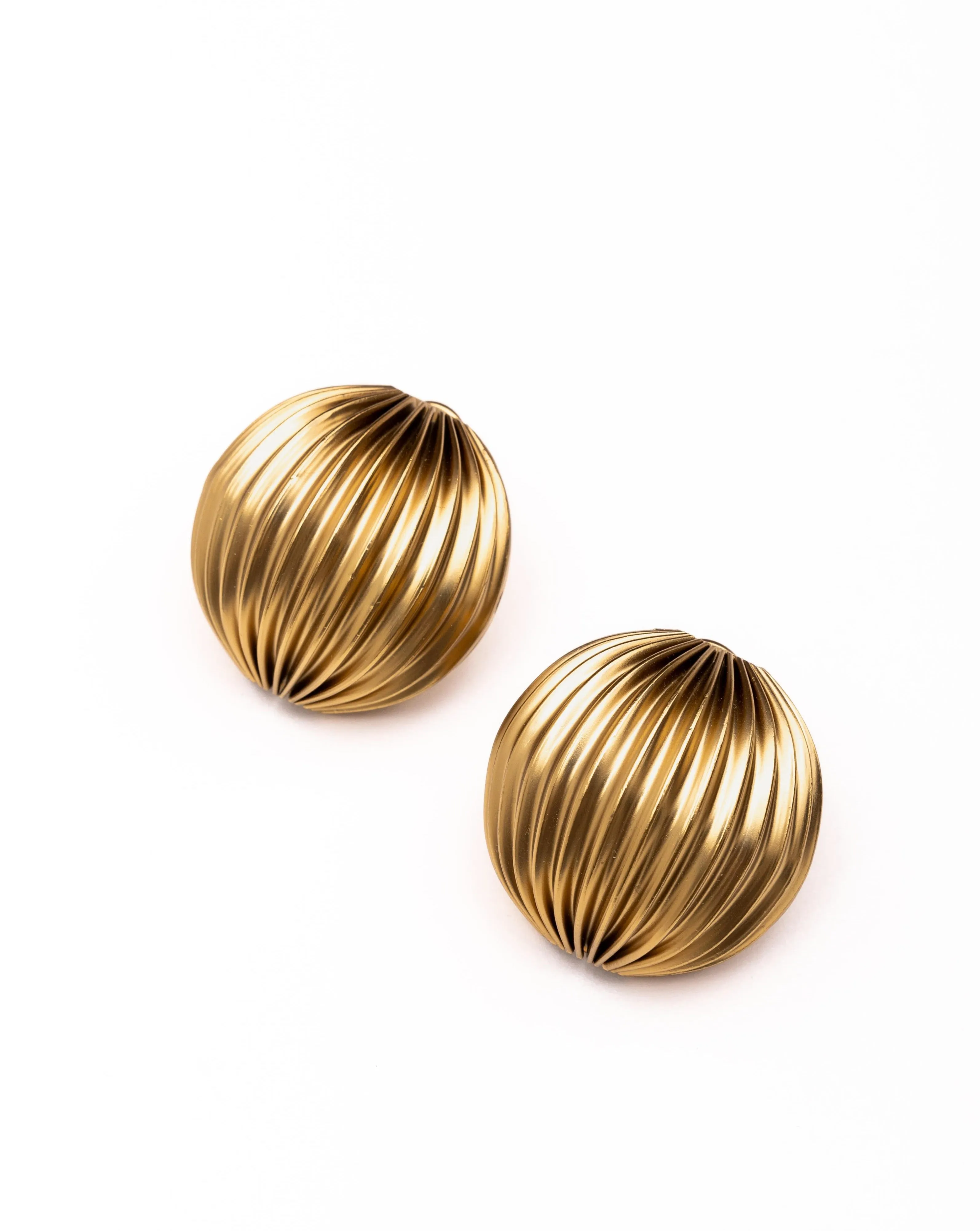 Maxima Studs In Gold Graphite