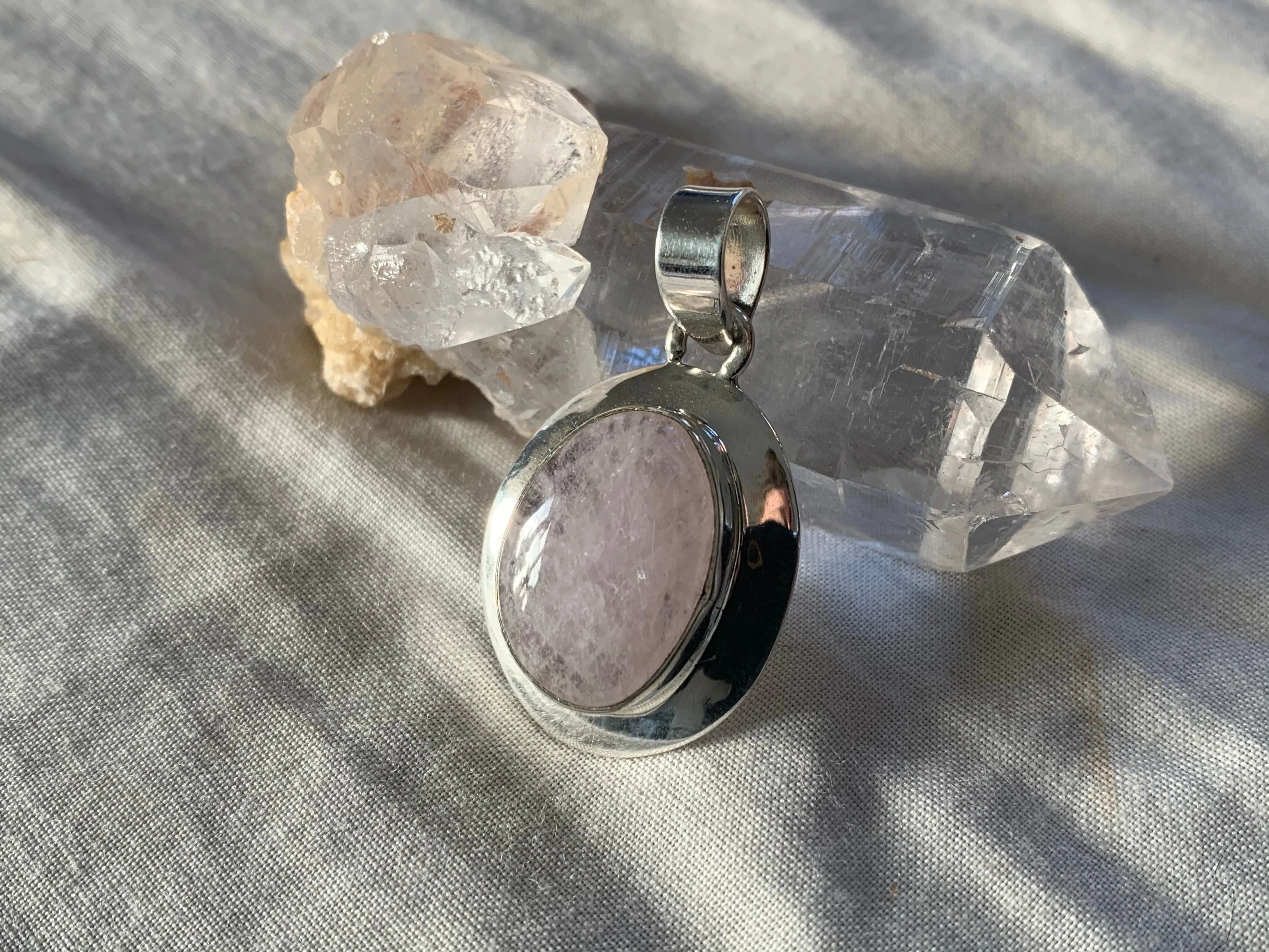 Morganite Medea Pendant - Reg. Freeform