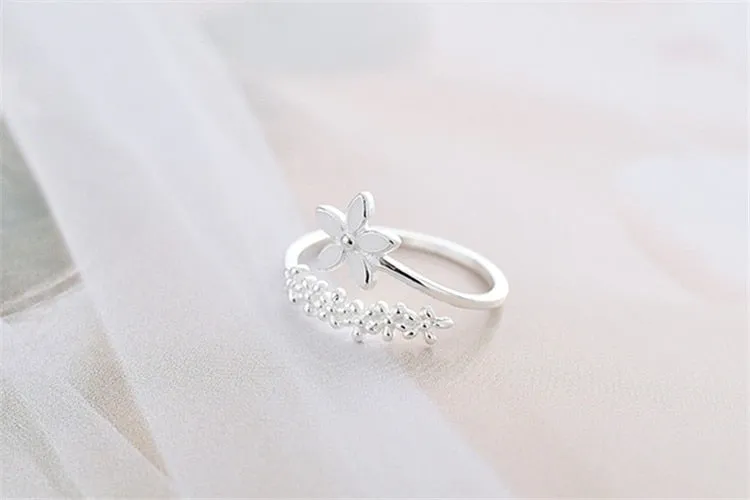 Resizable Silver Ring with Fresh Flowers