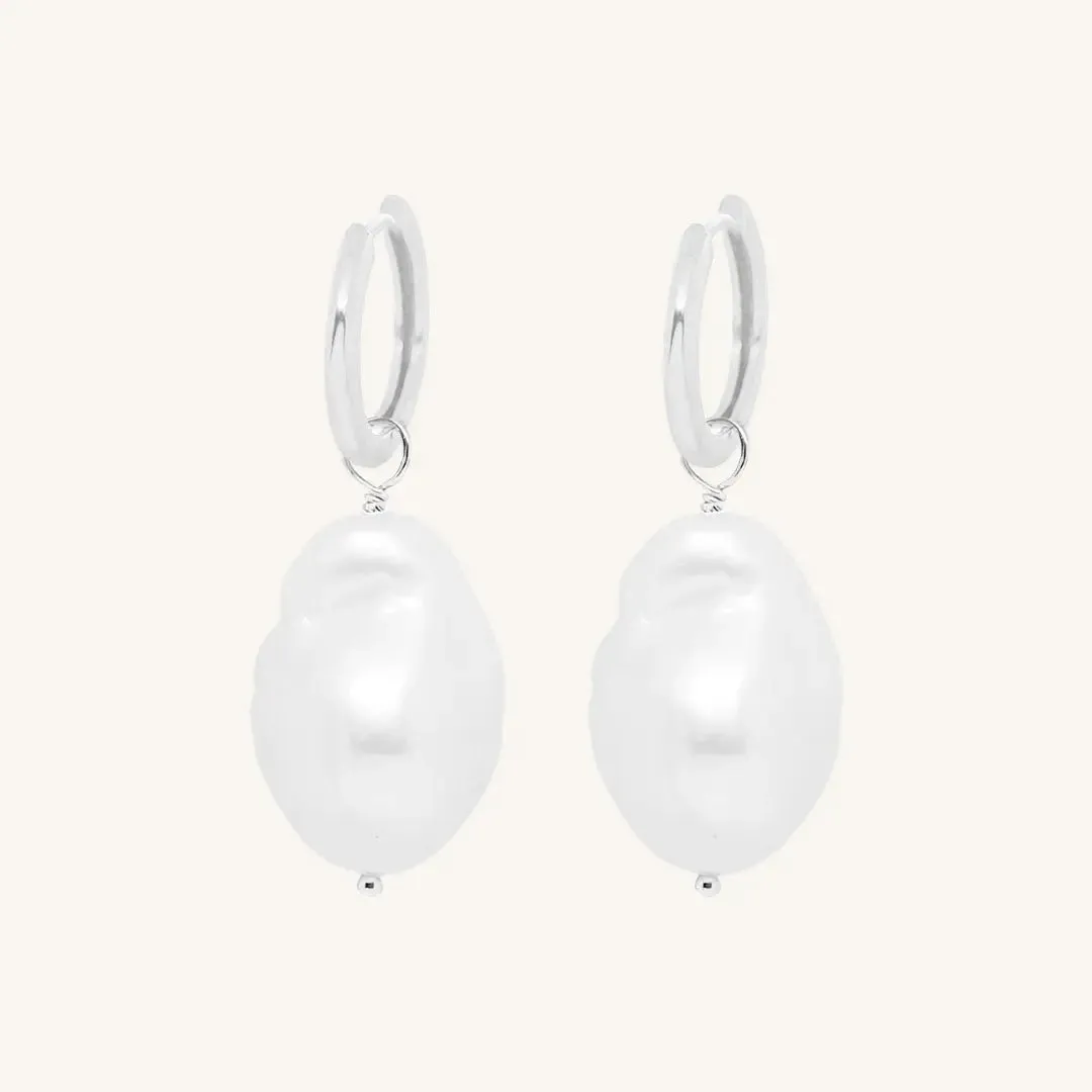 Vienna Pearl Hoops